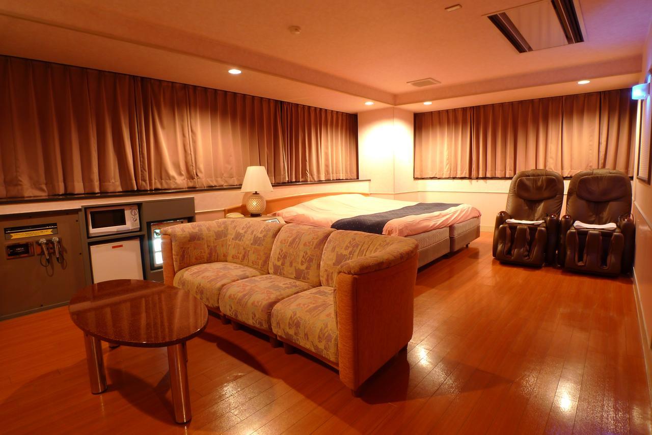 Golf Nirasaki Inter (Adults Only) Hotell Exteriör bild